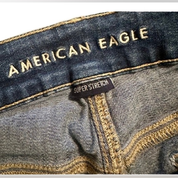 American Eagle Artist Crop Jeans 12 Short | Super Stretch Distressed - Picture 3 of 8